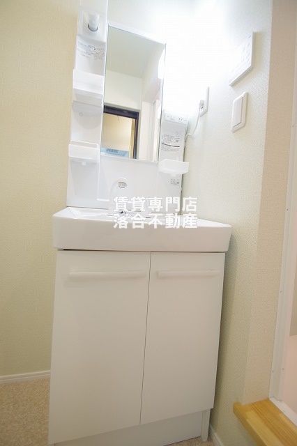 洗面設備　独立洗面化粧台付き