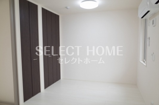 その他部屋・スペース　開放的な寝室です