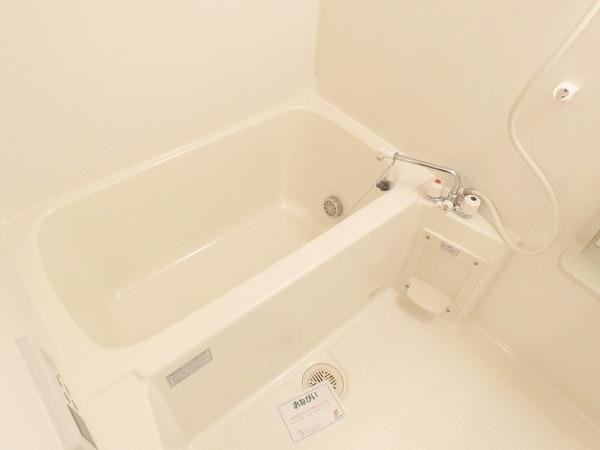 バス・シャワールーム　追い焚き機能付きバス！