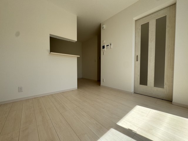 居室・リビング　別号室参考写真