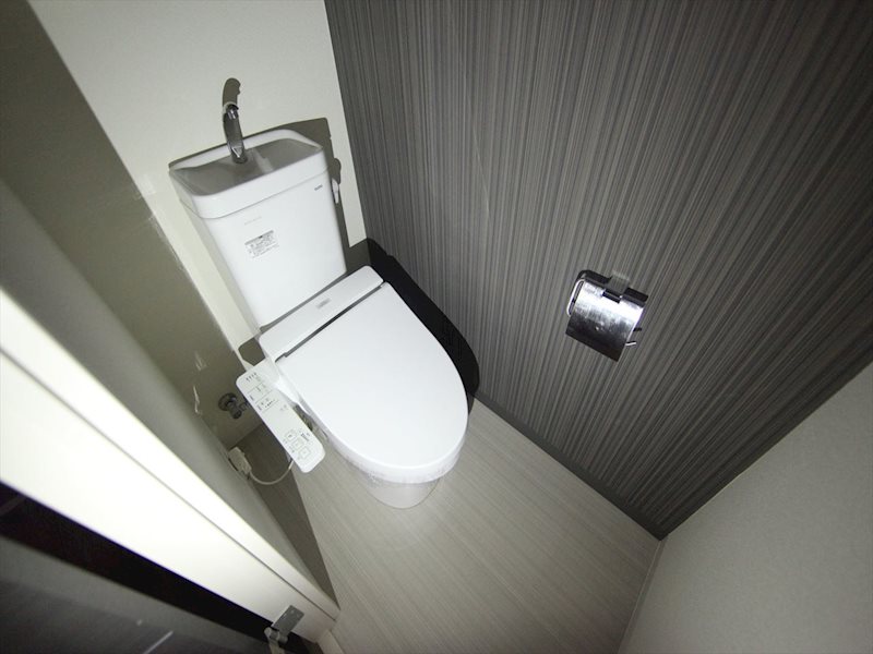 トイレ　温水洗浄暖房便座付トイレ