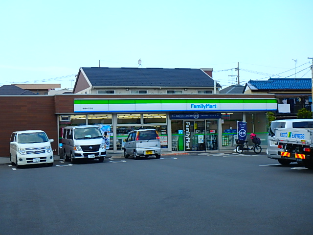 コンビニ　ファミリーマート 鎌倉一丁目店（コンビニ）まで418m