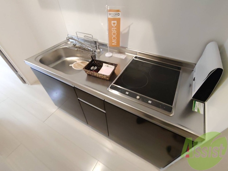 キッチン　キッチンは広いので、料理がしやすそうです。