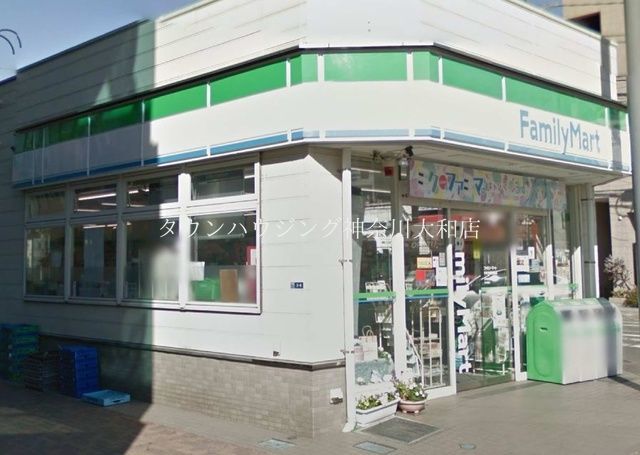コンビニ　ファミリーマート中央林間駅前店（コンビニ）まで90m