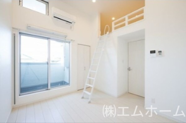 居室・リビング　洋室6.4帖　ロフト5.5帖（収納でも使えます）