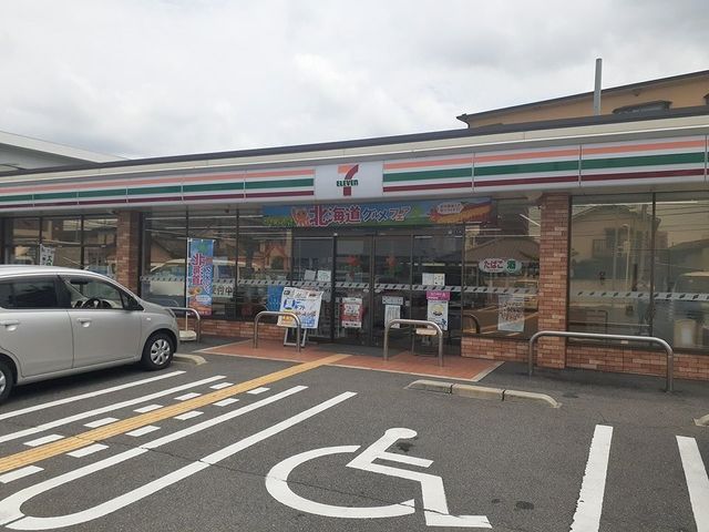 コンビニ　セブンイレブン様（コンビニ）まで850m