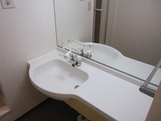 洗面設備　★大きめの洗面台★