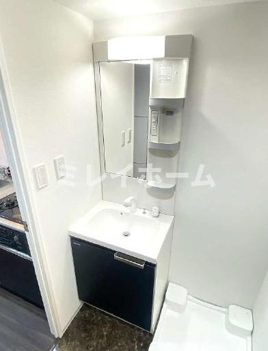 洗面設備　同建物内、別のお部屋の参考写真になります。