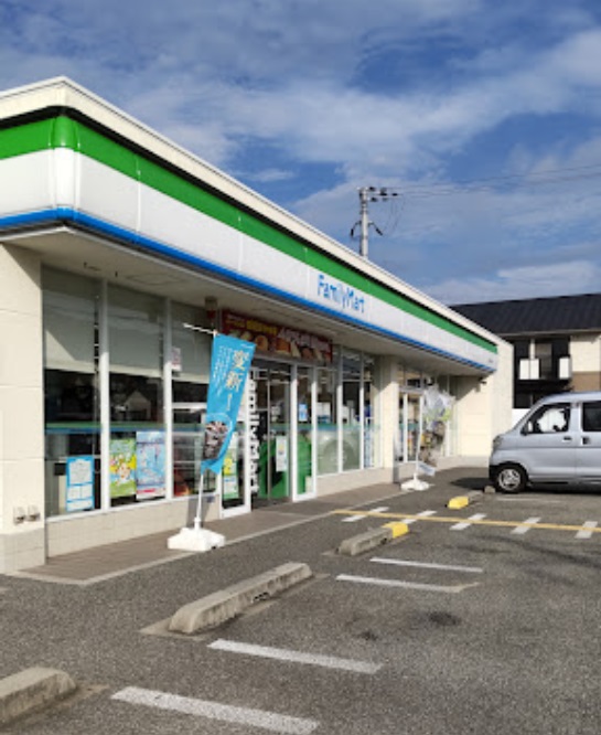 コンビニ　ファミリーマート 姫路北平野店（コンビニ）まで422m