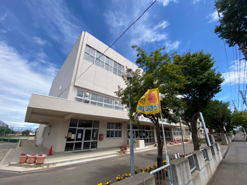 小学校　札幌市立新光小学校（小学校）まで934m