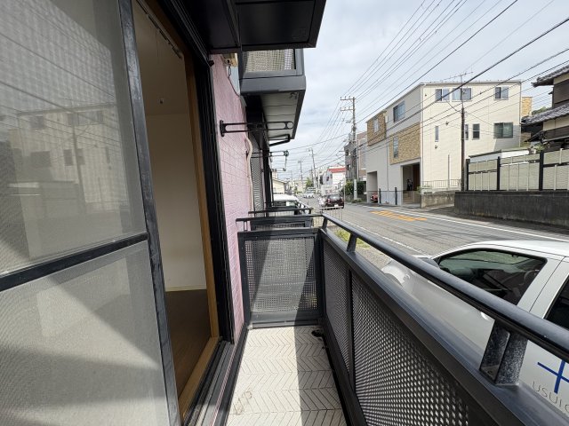 バルコニー　日当たりの良いバルコニー付きです