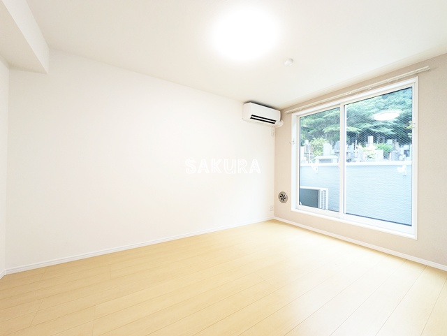 居室・リビング　開放感のあるゆったりとしたお部屋です♪
