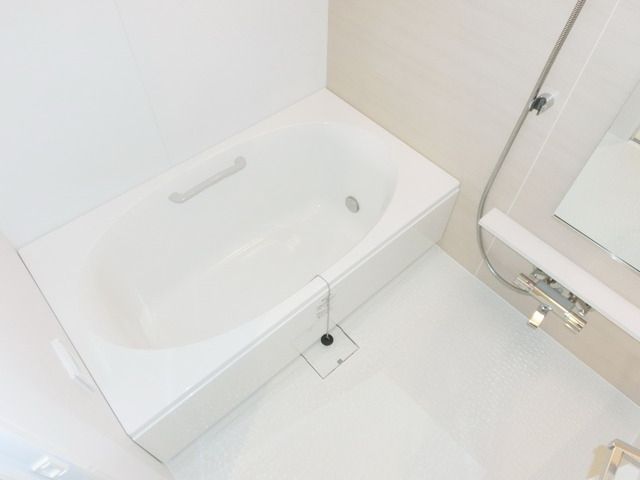 バス・シャワールーム　★広くてキレイなバスルームでゆっくりお休みください★