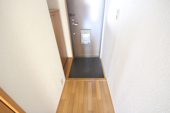 玄関　※別部屋の写真です