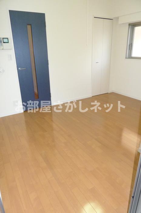 ステージファースト池尻大橋の居間写真