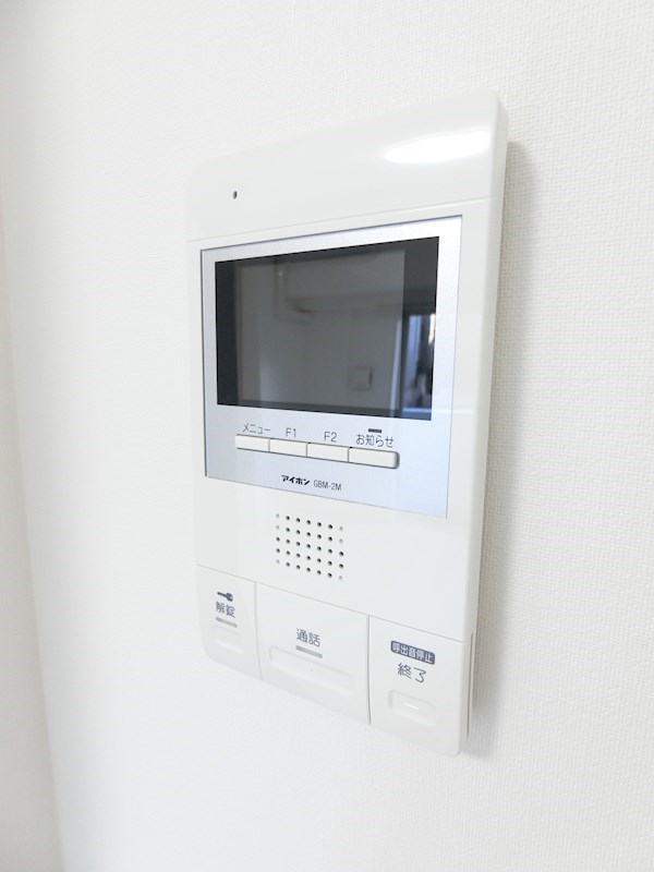 セキュリティ　来訪者を確認できるモニタ付インターホン