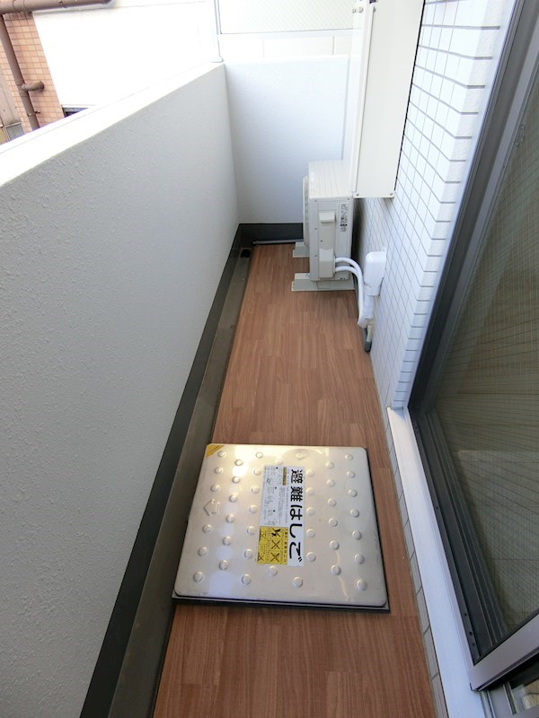 バルコニー　広々としたバルコニー