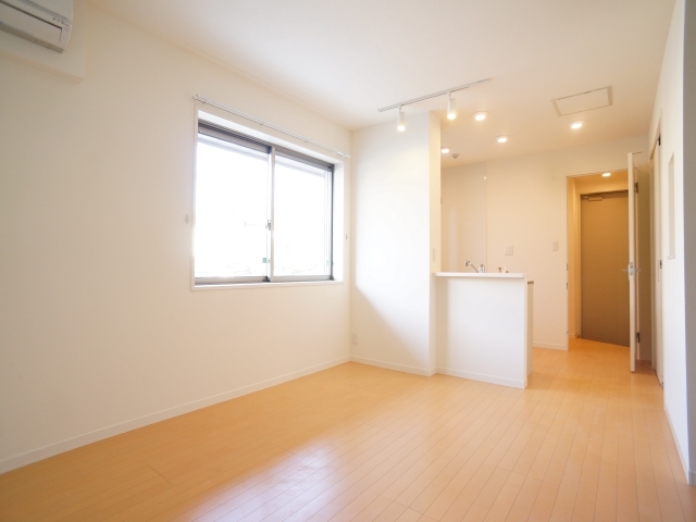 居室・リビング　角部屋２面採光の明るいお部屋☆風通しもよく、換気もしやすいで