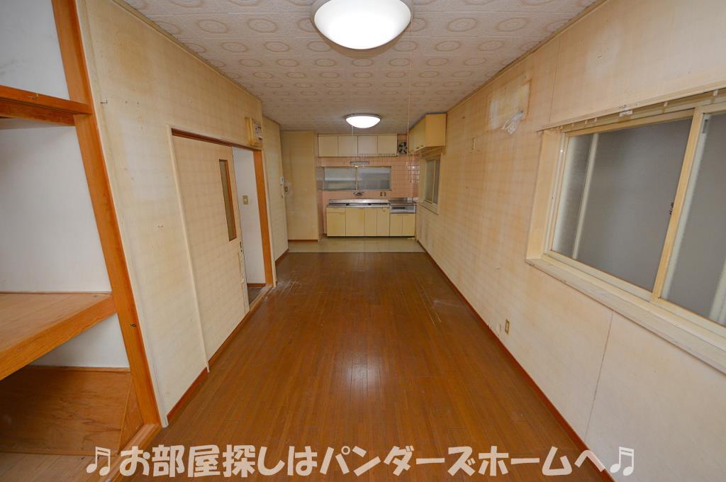 津田東町2丁目貸家の居間写真
