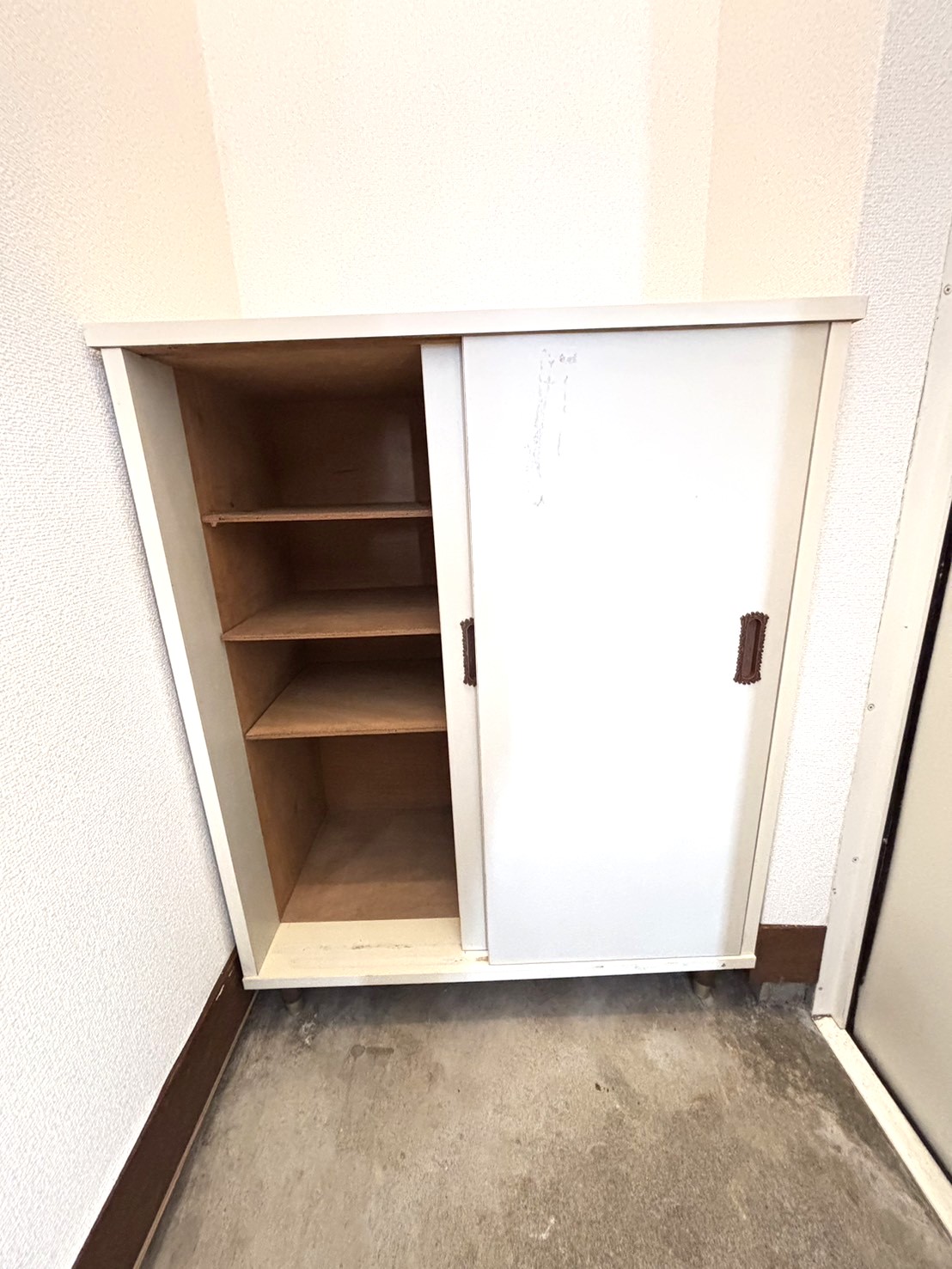 収納　シューズボックス