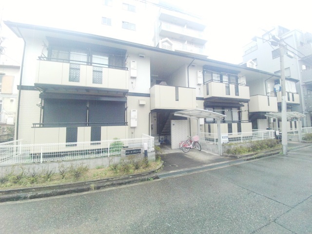 建物外観　駅近の便利な立地