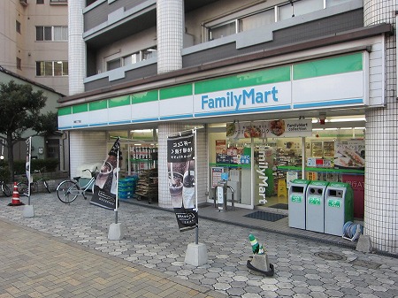 コンビニ　ファミリーマート馬借三丁目店（コンビニ）まで253m