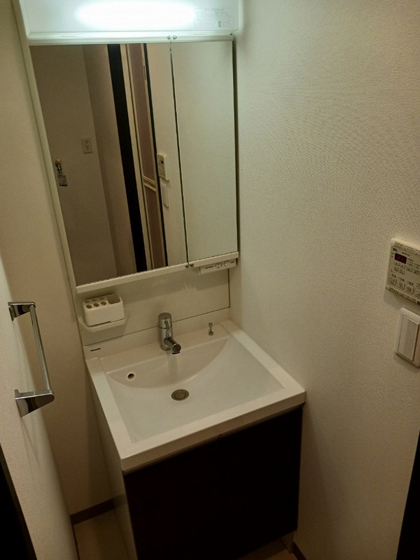 洗面設備　同タイプ同モデルの写真を使用
