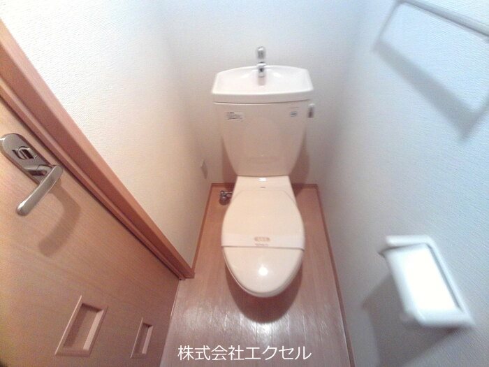 トイレ　同建物別室画像です