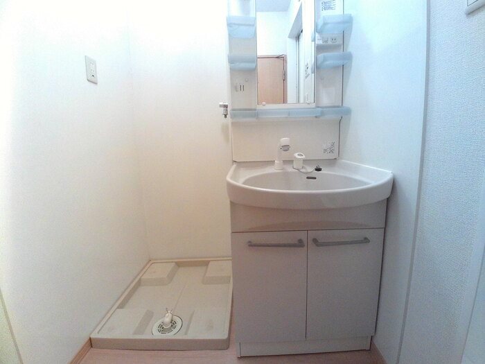 洗面設備　同建物別室画像です
