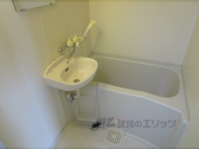 バス・シャワールーム　バス