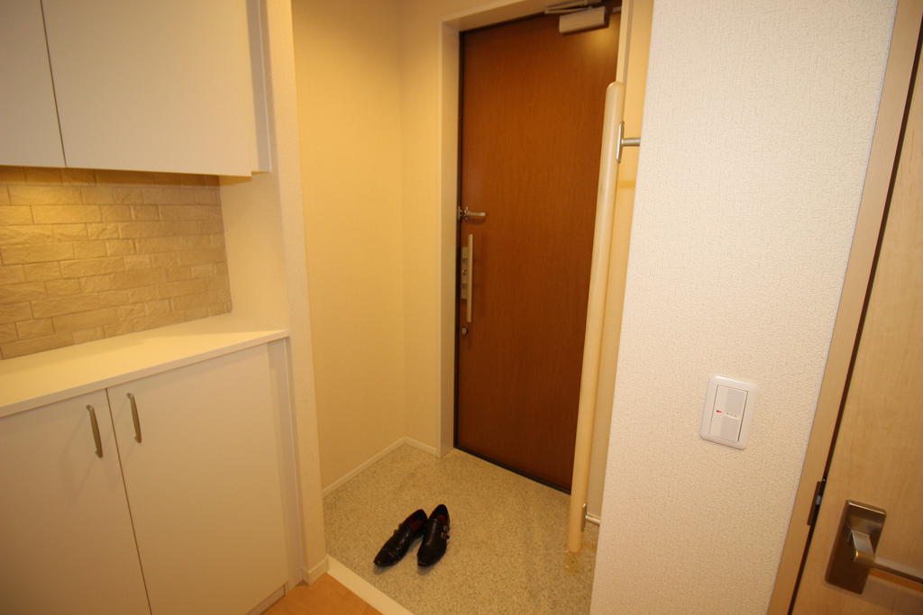 玄関　玄関：画像は同社類似物件の画像です