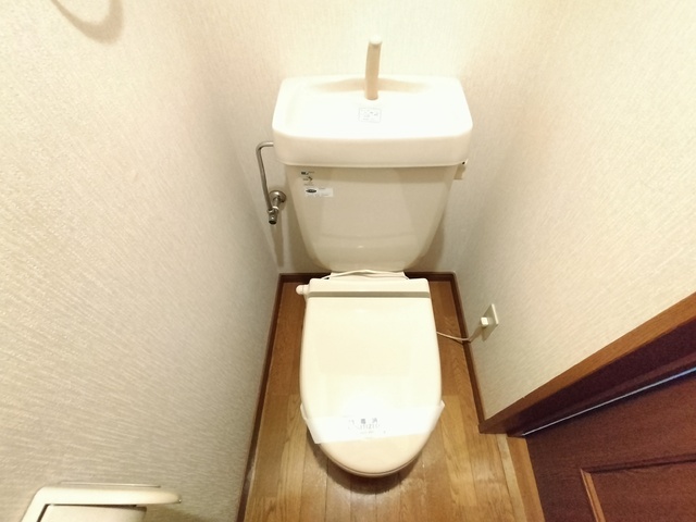 【新潟市中央区文京町のアパートのトイレ】