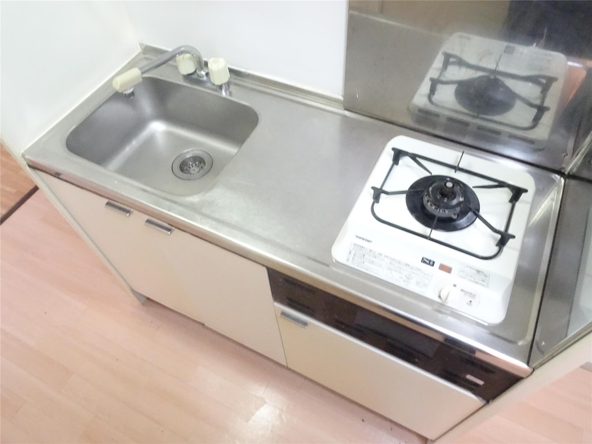 キッチン　収納スペースも有り♪