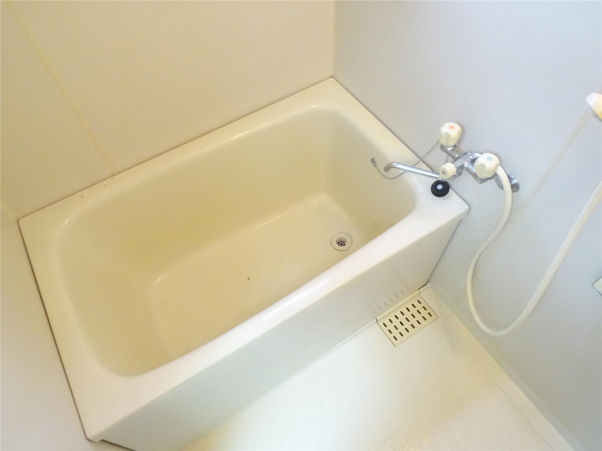 バス・シャワールーム　シャワー＆鏡付き♪