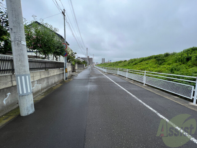 【仙台市宮城野区福住町のアパートの駐車場】