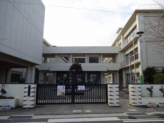 【斎田コーポの小学校】