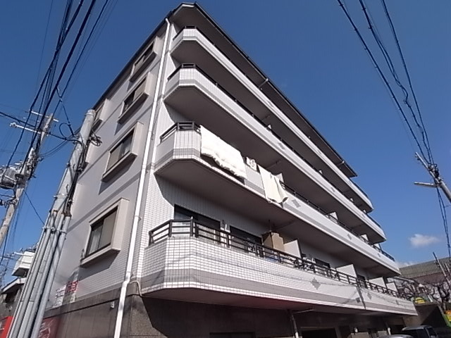 建物外観　タイル貼りの外観