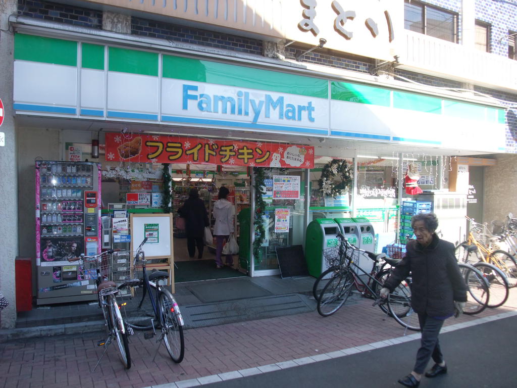 コンビニ　ファミリーマート杉並下井草一丁目店（コンビニ）まで271m
