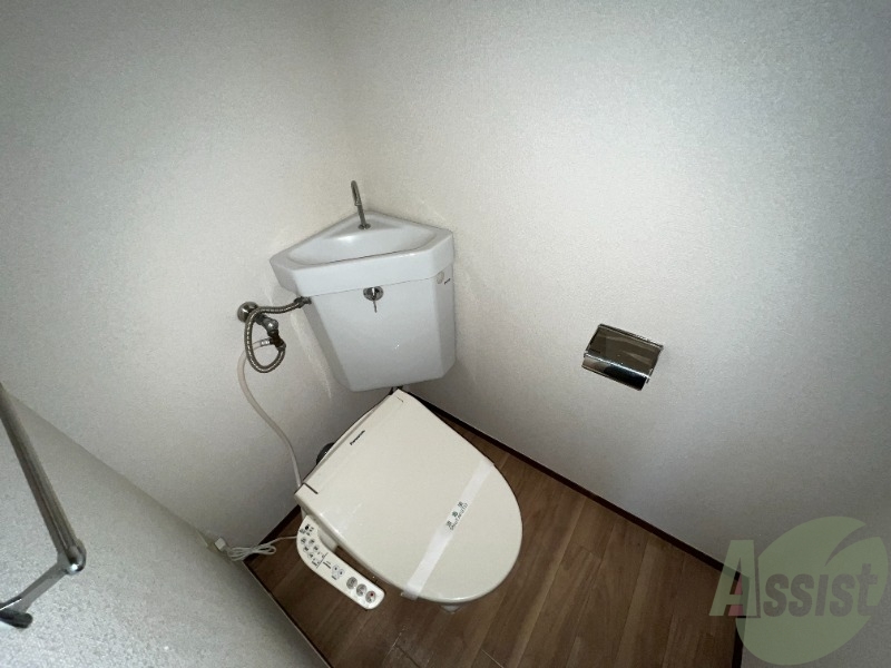 トイレ　トイレはこちらのウォシュレット付きになりますね