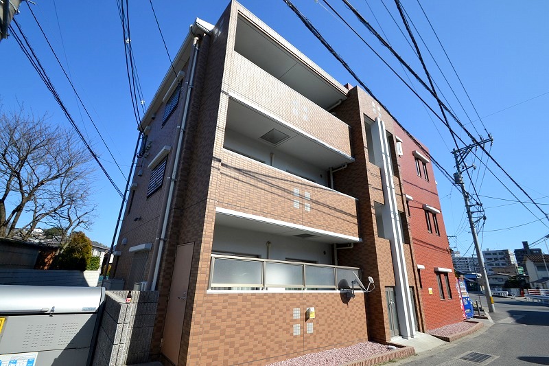 広島市西区己斐中のマンションの建物外観