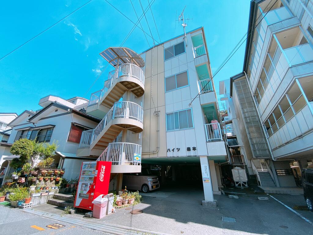 高知市愛宕山のマンションの建物外観