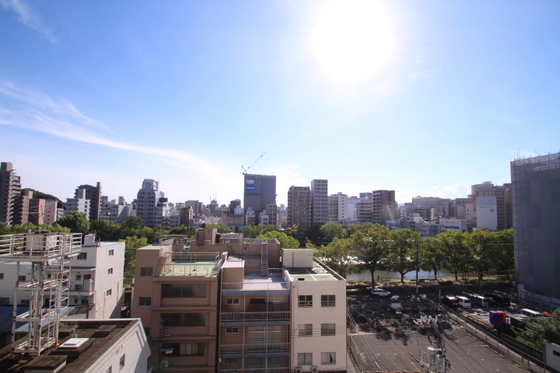 【広島市南区西蟹屋のマンションの眺望】