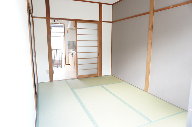 居室・リビング　南向きの明るいお部屋です