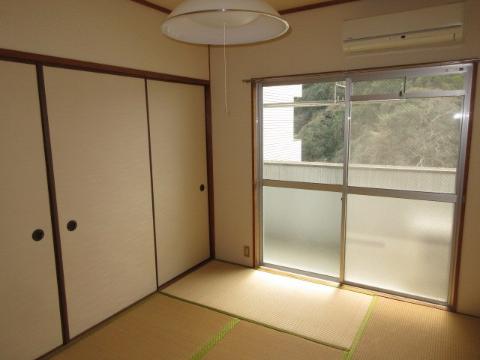 居室・リビング　室内