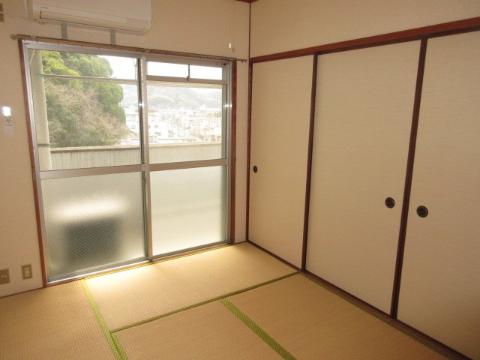 居室・リビング　室内