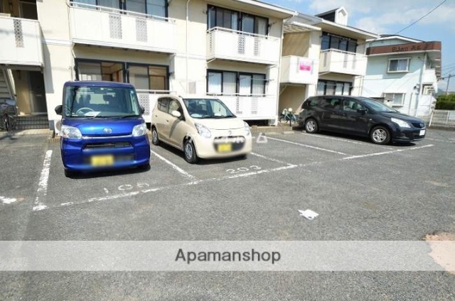 駐車場　エントランス