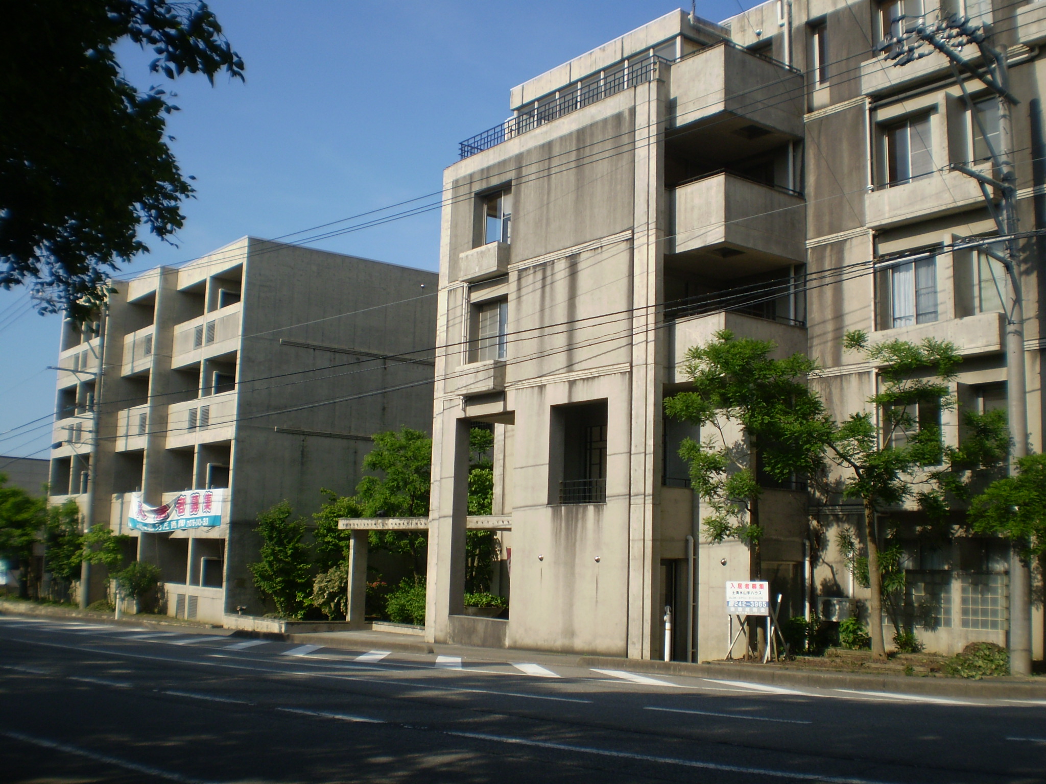 土清水山手ハウスの建物外観