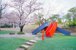 【ドミ・エメロード　デザイナーズマンションの公園】