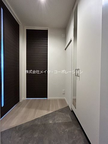 【福岡市早良区室見のマンションの玄関】