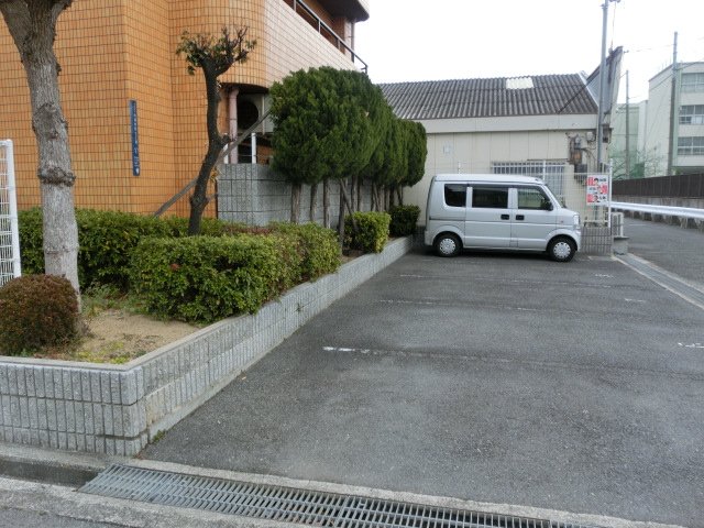 【ふぁみ～ゆ東住吉の駐車場】